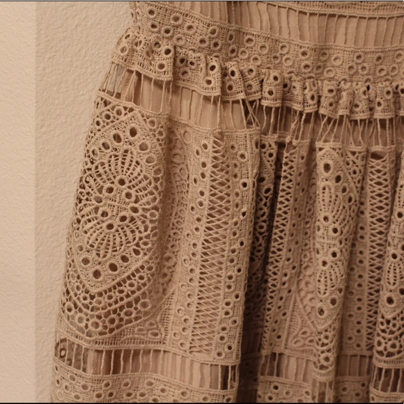 MODCLOTH Tan Midi Dress - Picture 6 of 6